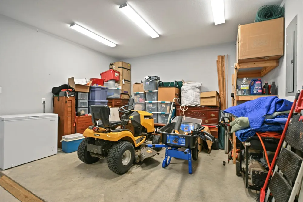 9031 Scarborough Drive Iola, TX 77861