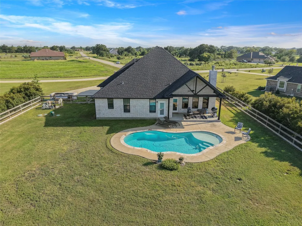 9031 Scarborough Drive Iola, TX 77861