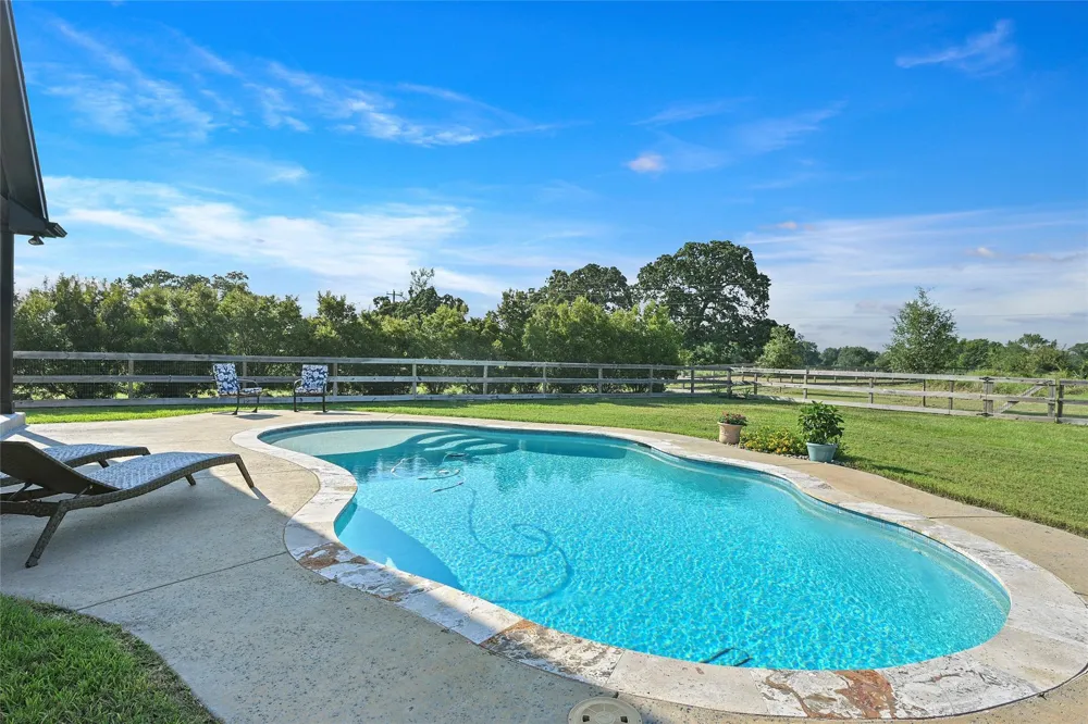 9031 Scarborough Drive Iola, TX 77861