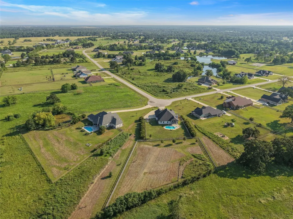 9031 Scarborough Drive Iola, TX 77861