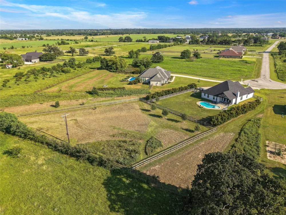 9031 Scarborough Drive Iola, TX 77861