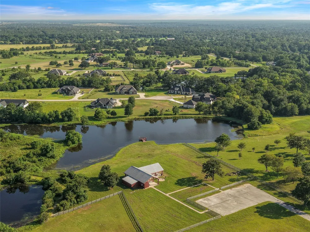 9031 Scarborough Drive Iola, TX 77861