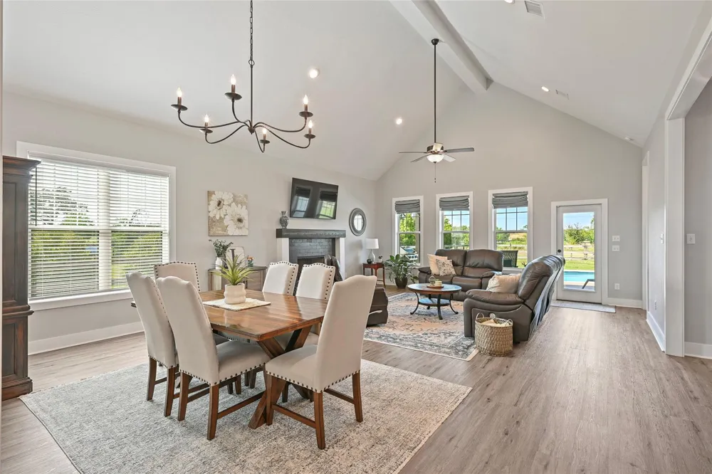 9031 Scarborough Drive Iola, TX 77861