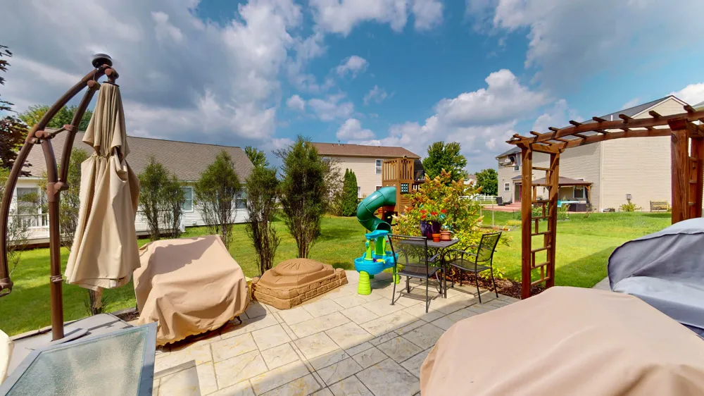 8402 Walnut Hill Dexter, MI 48130
