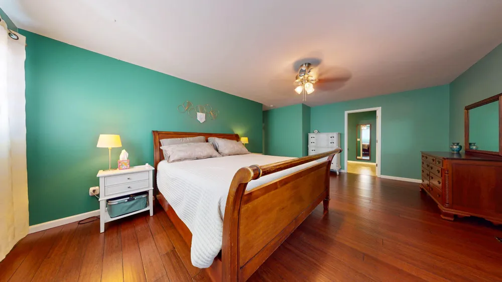 8402 Walnut Hill Dexter, MI 48130