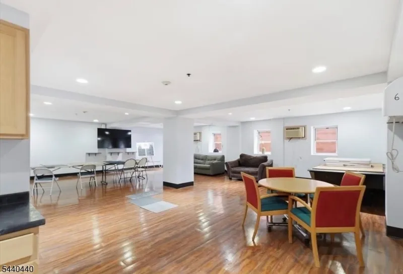 70 S Munn Ave #413 Unit 413 East Orange City, NJ 07018