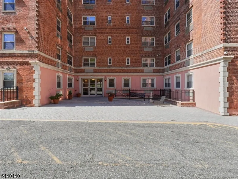 70 S Munn Ave #413 Unit 413 East Orange City, NJ 07018