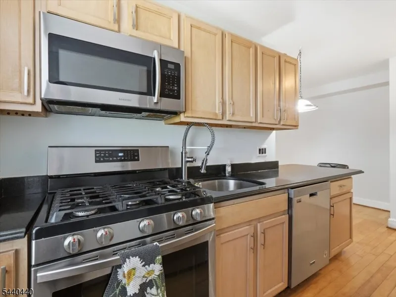 70 S Munn Ave #413 Unit 413 East Orange City, NJ 07018