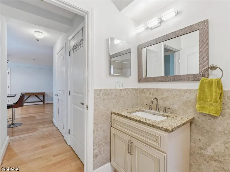 70 S Munn Ave #413 Unit 413 East Orange City, NJ 07018
