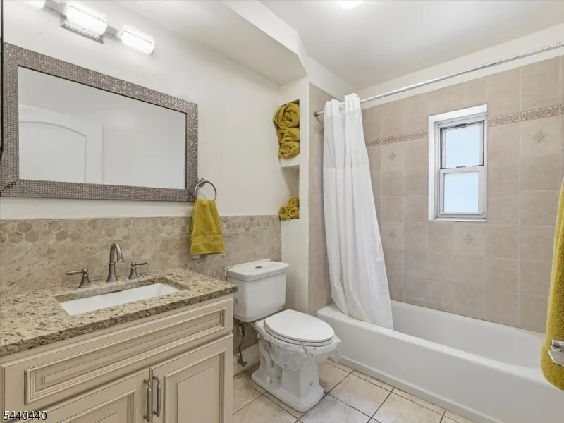 70 S Munn Ave #413 Unit 413 East Orange City, NJ 07018