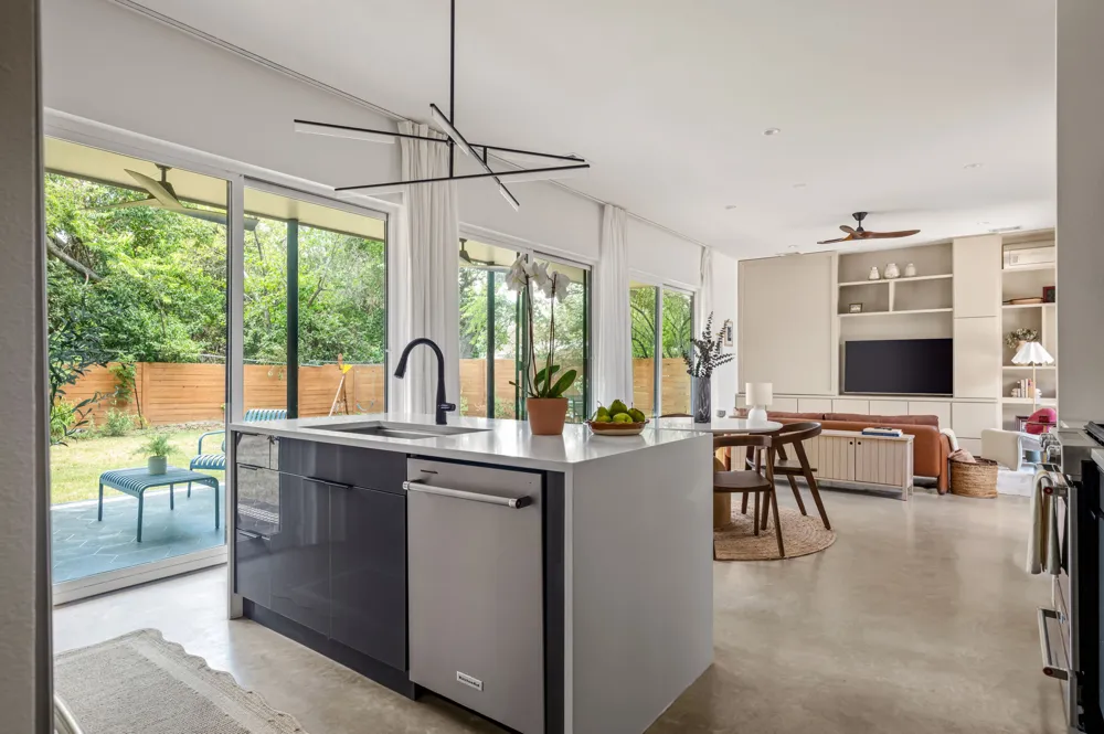 608 Brentwood Street #B Austin, TX 78752