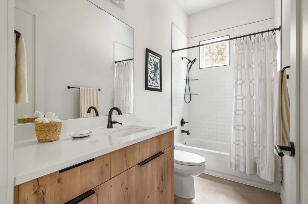 608 Brentwood Street #B Austin, TX 78752