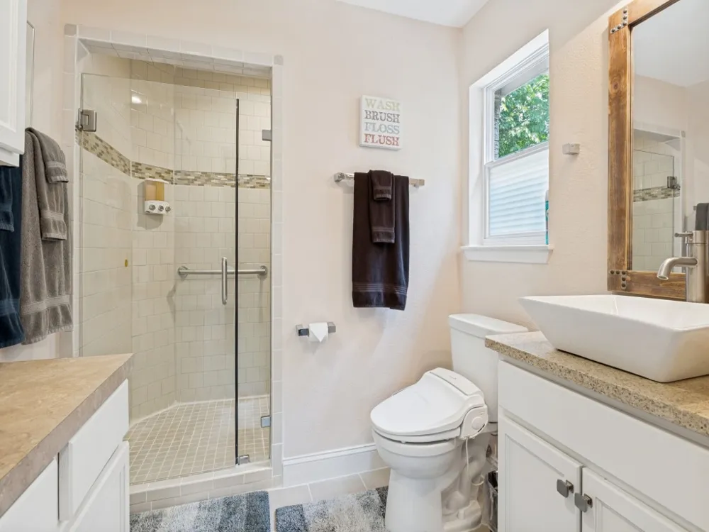 875 Lovers Lane Grapevine, TX 76051