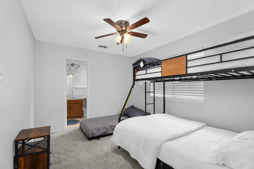 2422 Whispering Cove Circle Garland, TX 75044