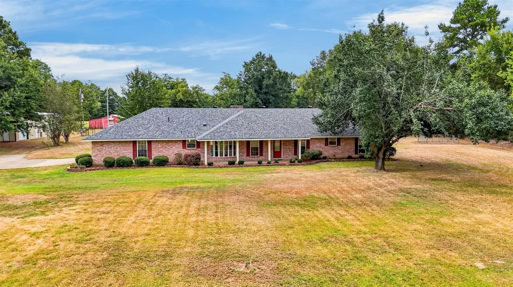 10610 Twin Oaks Road Keithville, LA 71047