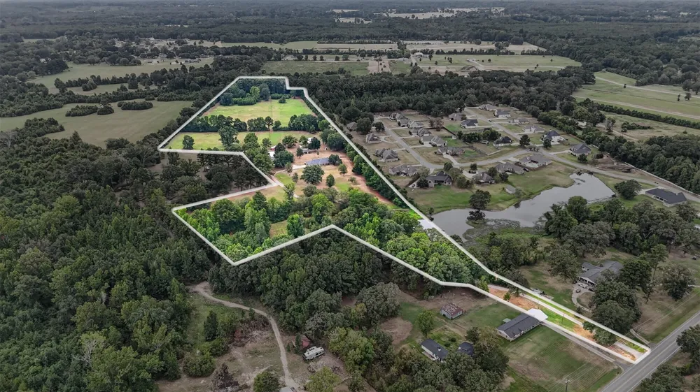 10610 Twin Oaks Road Keithville, LA 71047