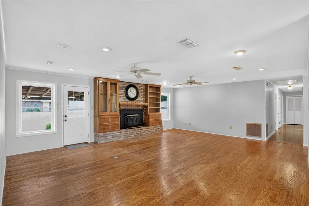 10610 Twin Oaks Road Keithville, LA 71047