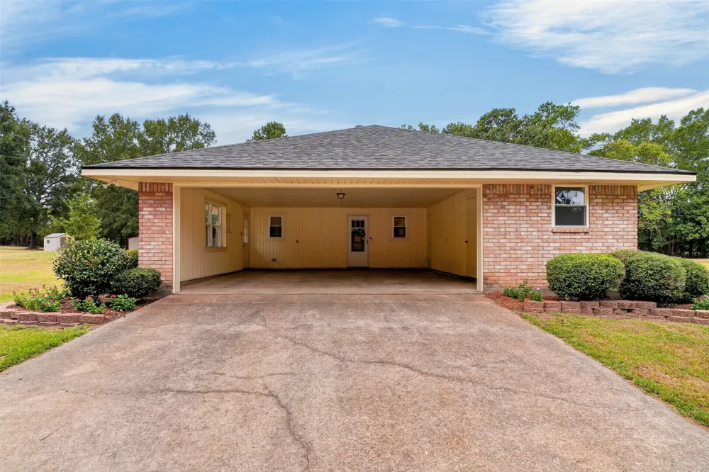 10610 Twin Oaks Road Keithville, LA 71047