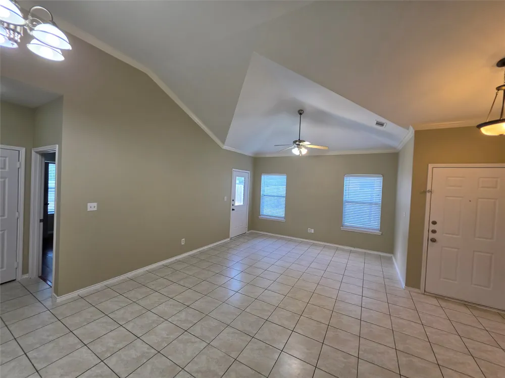 911 Lake Drive Grand Prairie, TX 75051