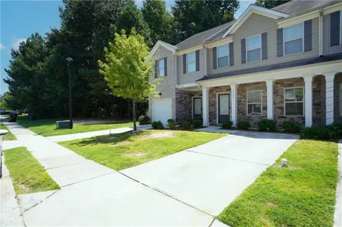1565 Iris Walk