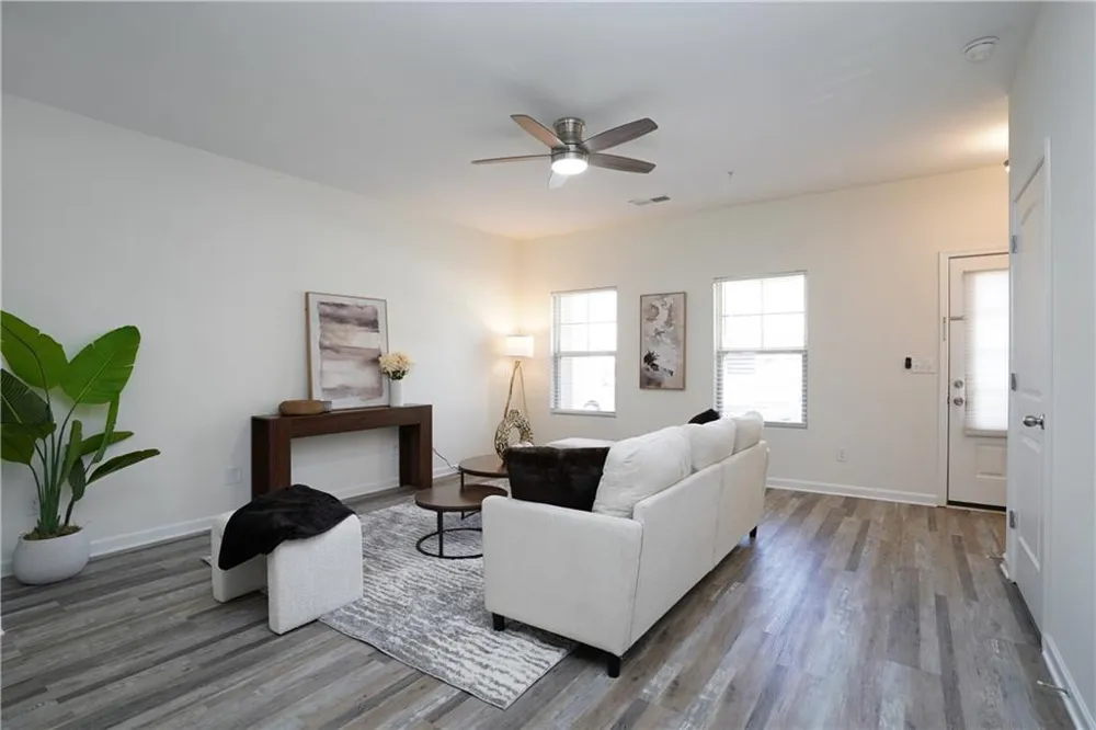 1565 Iris Walk Jonesboro, GA 30238