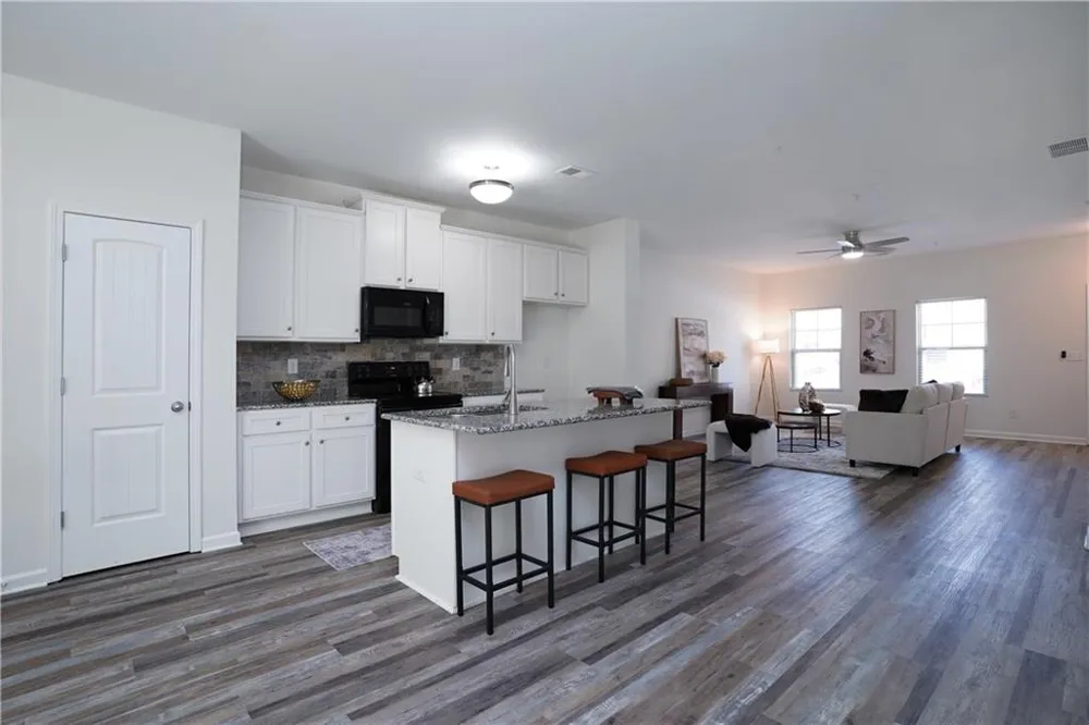 1565 Iris Walk Jonesboro, GA 30238