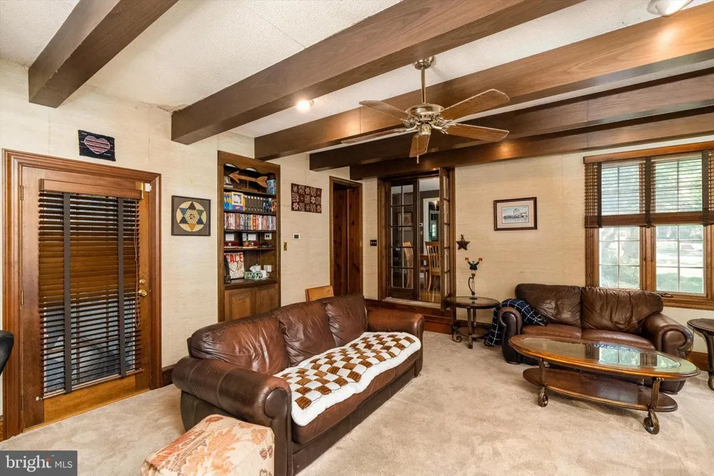 302 8TH STREET Riverton, NJ 08077