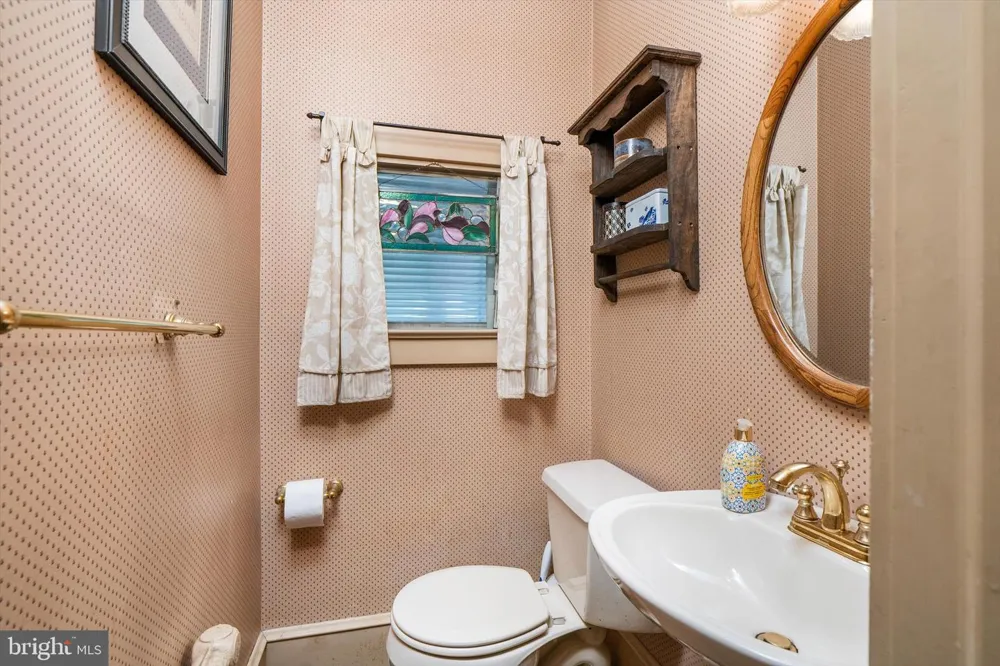302 8TH STREET Riverton, NJ 08077
