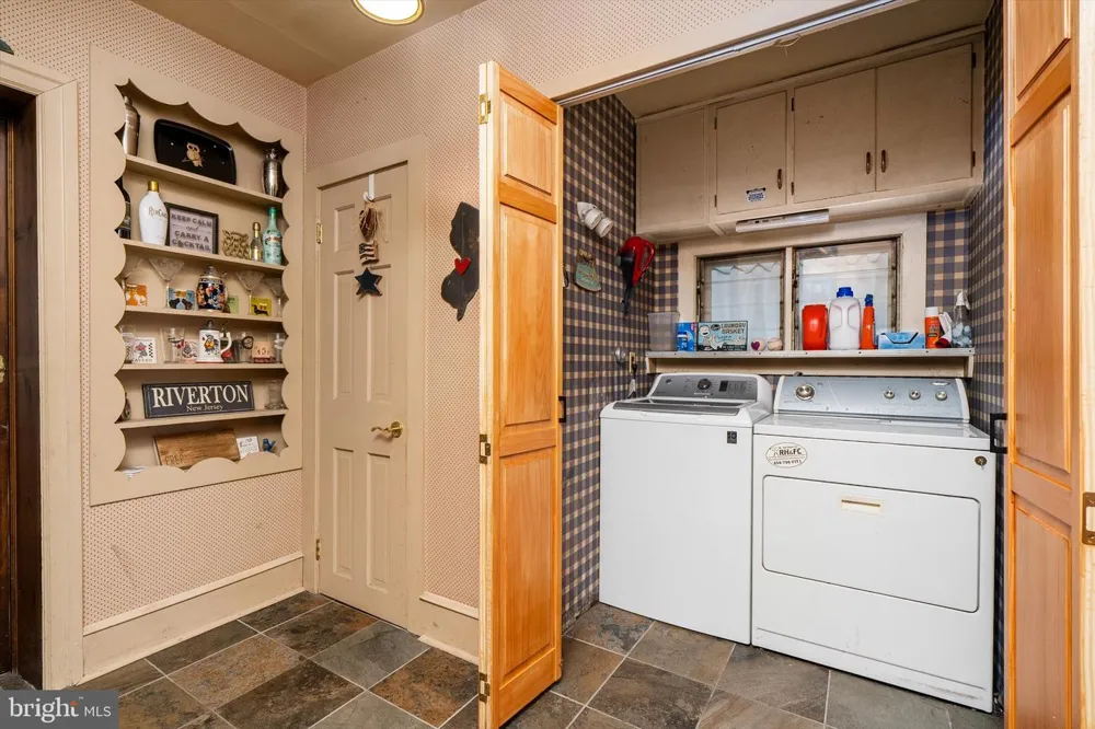 302 8TH STREET Riverton, NJ 08077