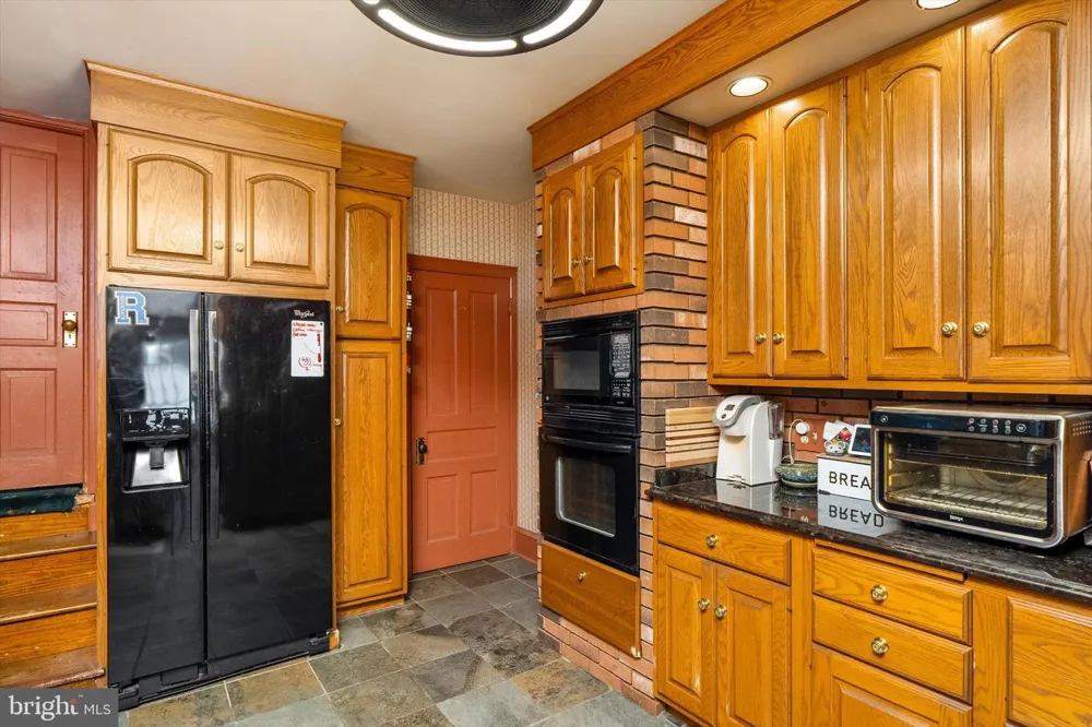 302 8TH STREET Riverton, NJ 08077