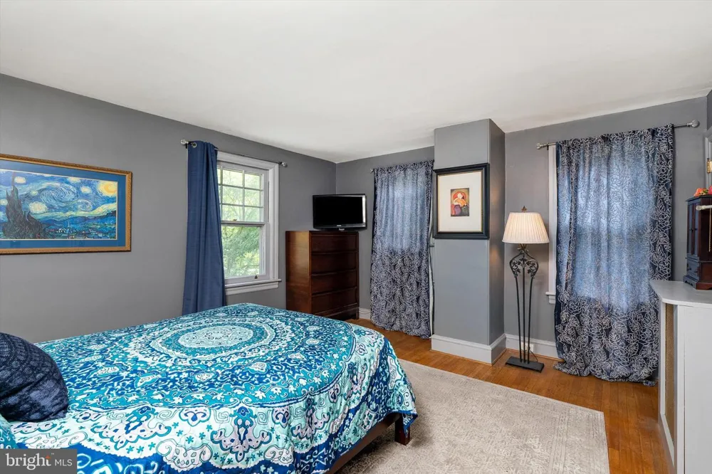 302 8TH STREET Riverton, NJ 08077