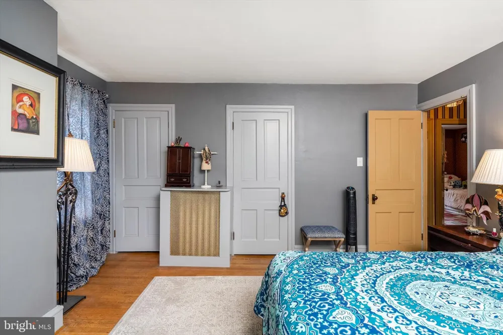 302 8TH STREET Riverton, NJ 08077