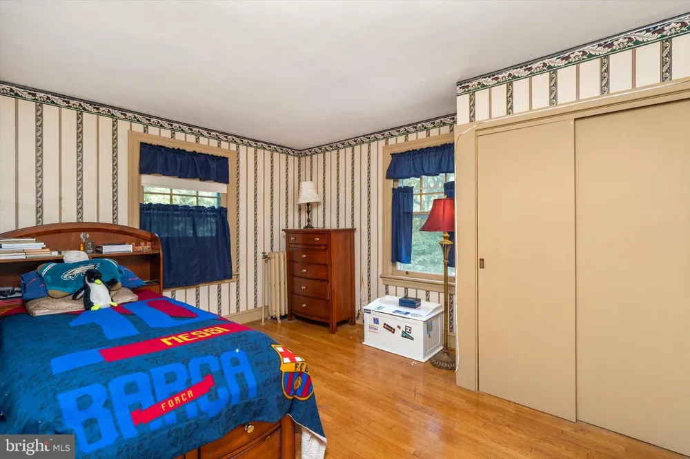 302 8TH STREET Riverton, NJ 08077