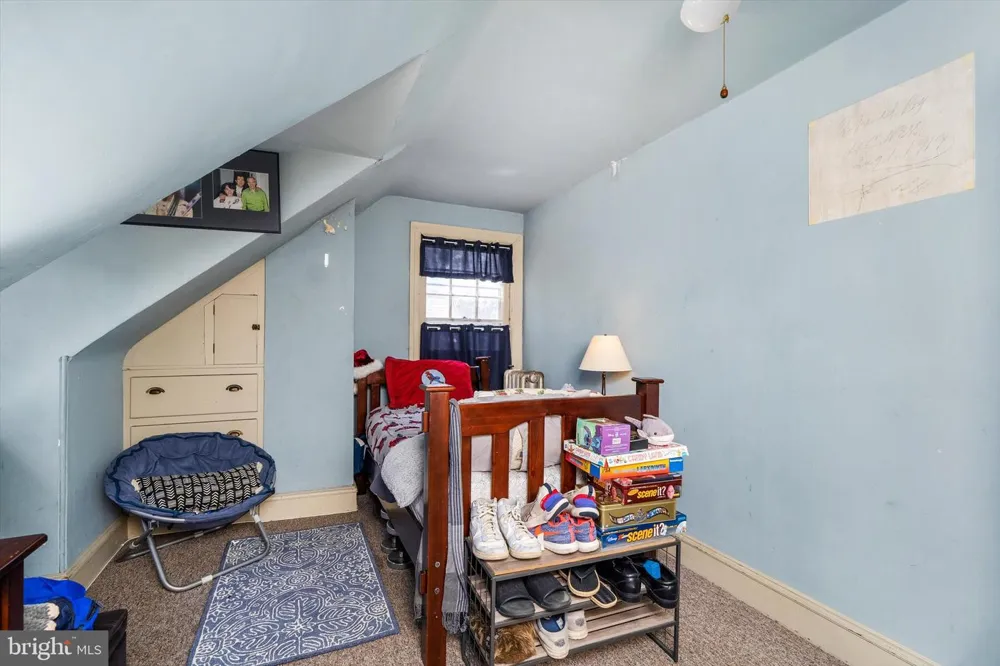 302 8TH STREET Riverton, NJ 08077