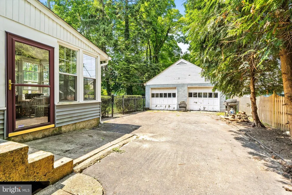 302 8TH STREET Riverton, NJ 08077