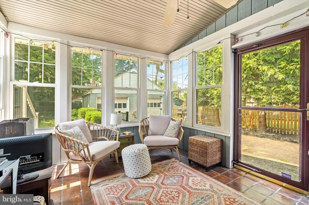 302 8TH STREET Riverton, NJ 08077