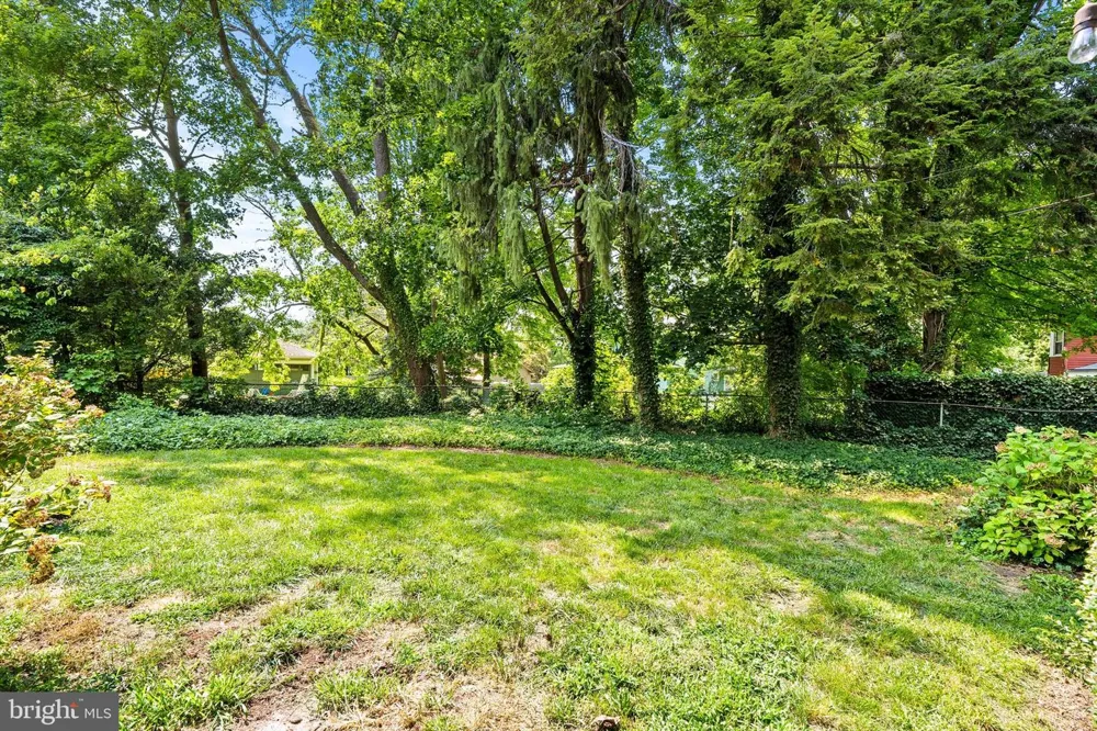 302 8TH STREET Riverton, NJ 08077