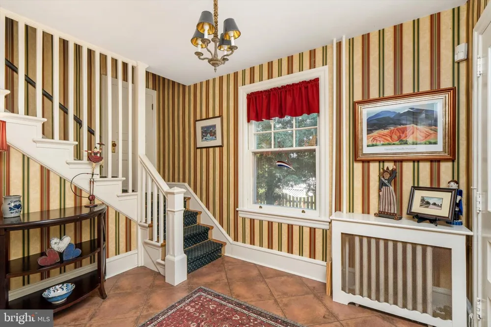 302 8TH STREET Riverton, NJ 08077