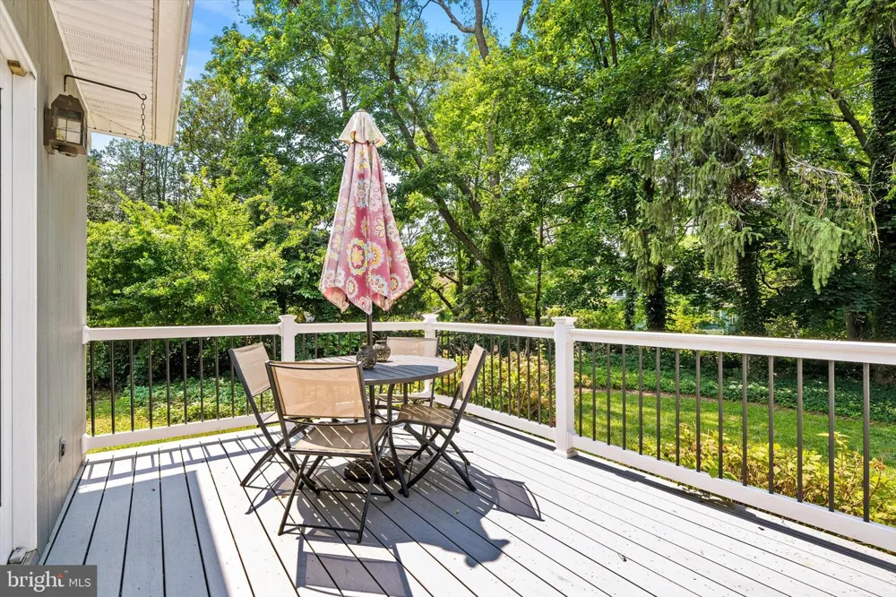 302 8TH STREET Riverton, NJ 08077