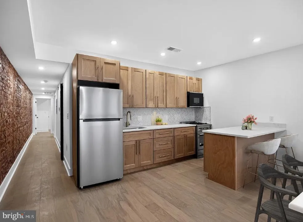532 E JOHNSON STREET #1 Philadelphia, PA 19144