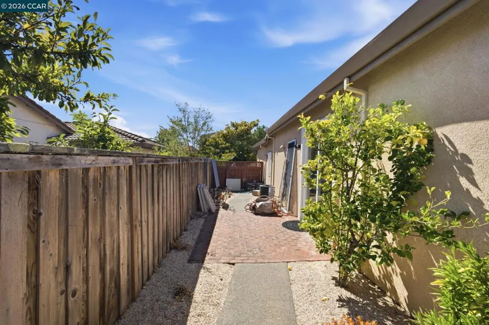 2420 Rushcreek Pl Vallejo, CA 94591