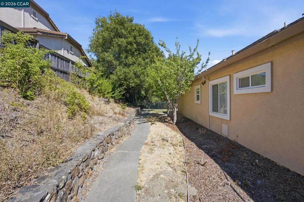 2420 Rushcreek Pl Vallejo, CA 94591