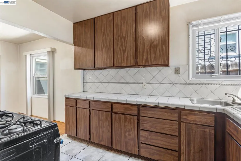 2518 98Th Ave Oakland, CA 94605