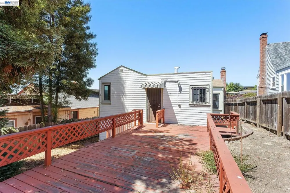 2518 98Th Ave Oakland, CA 94605