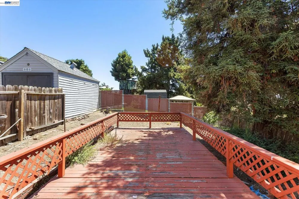 2518 98Th Ave Oakland, CA 94605