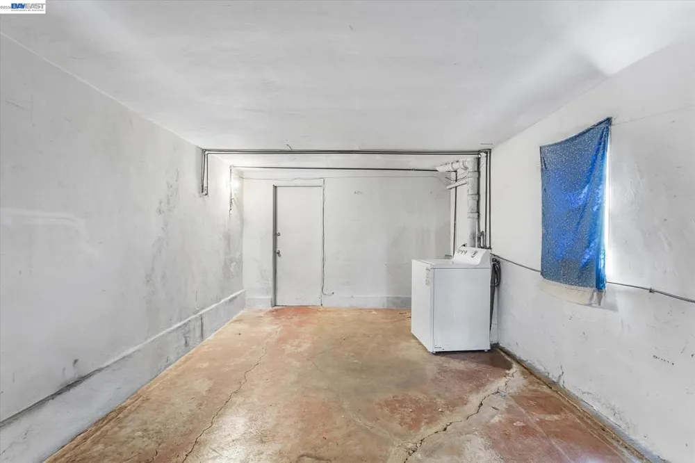 2518 98Th Ave Oakland, CA 94605