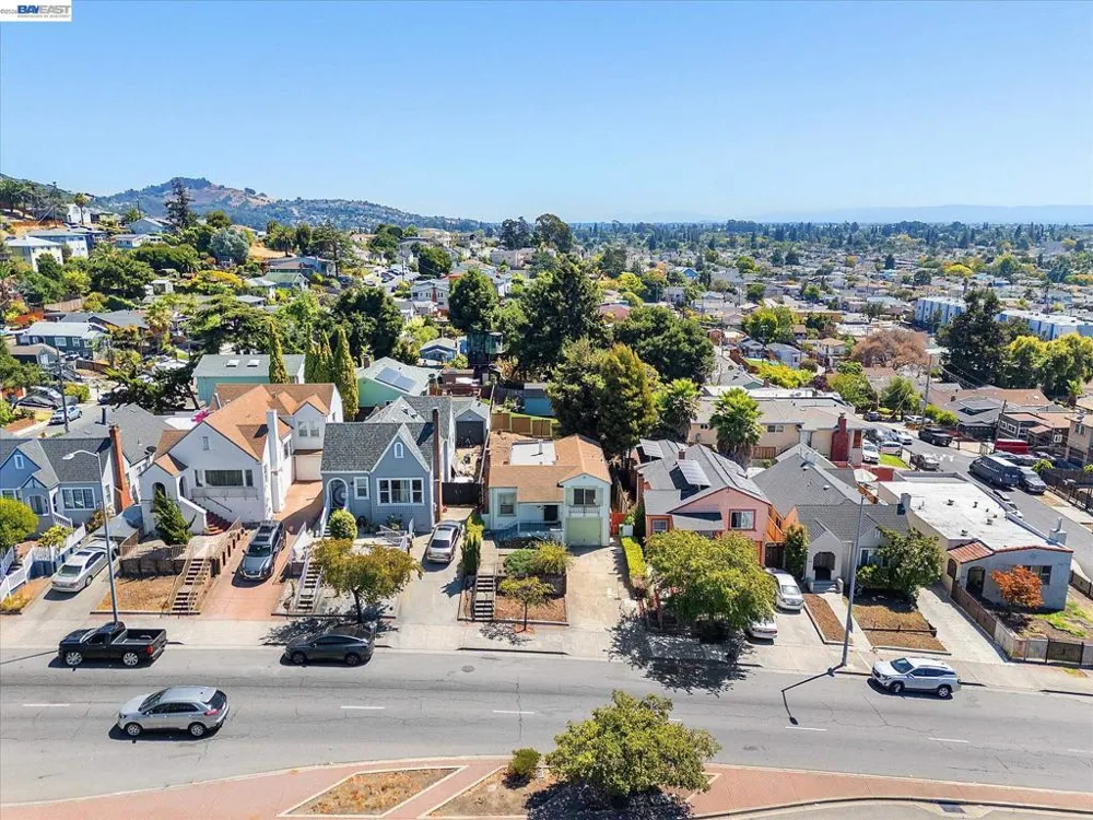 2518 98Th Ave Oakland, CA 94605