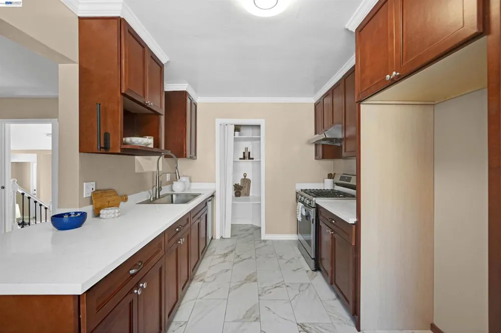 2016 Bancroft Ave San Leandro, CA 94577