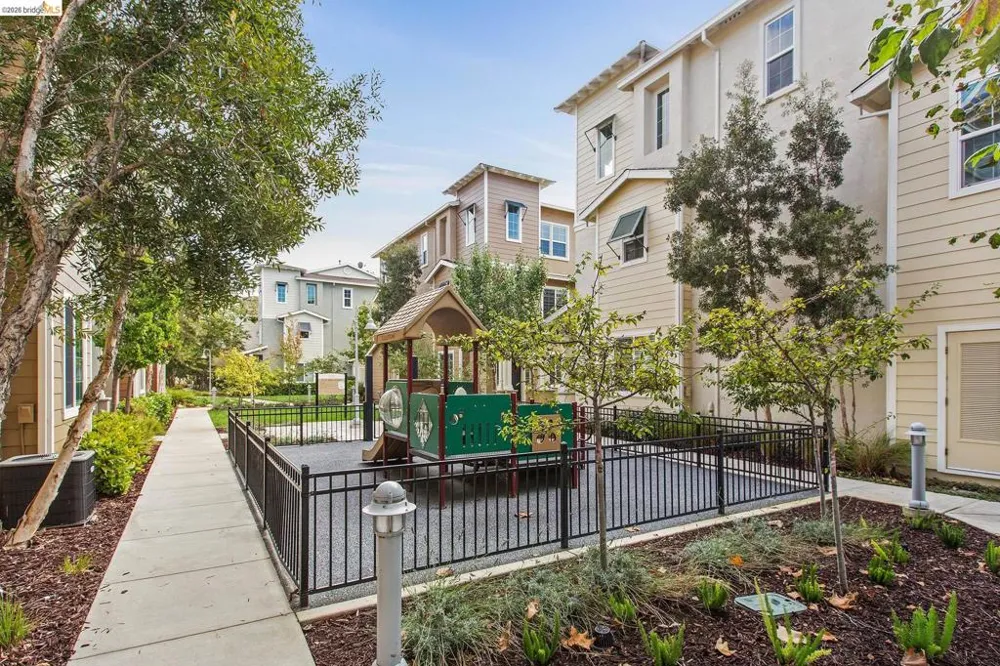 3207 Jetty Dr Richmond, CA 94804