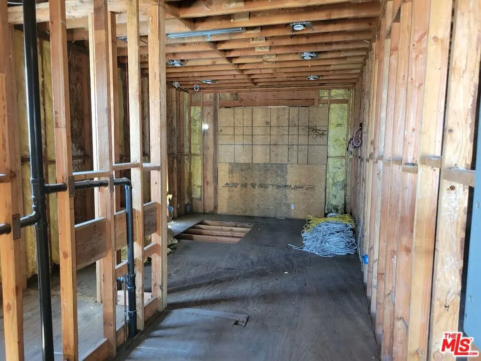 16351 Sloan Drive Los Angeles, CA 90049